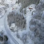 Дом отдыха Maxi With Sauna And Jacuzzi Kovan