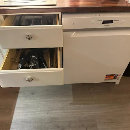 Дом отдыха Maxi With Sauna And Jacuzzi Kovan