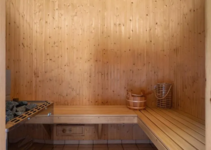 Maxi With Sauna And Jacuzzi *